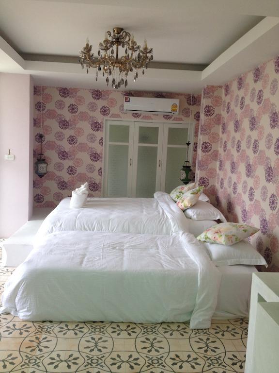 At Casa Guesthouse Amphawa Kamer foto