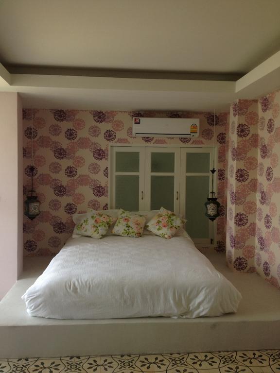 At Casa Guesthouse Amphawa Kamer foto