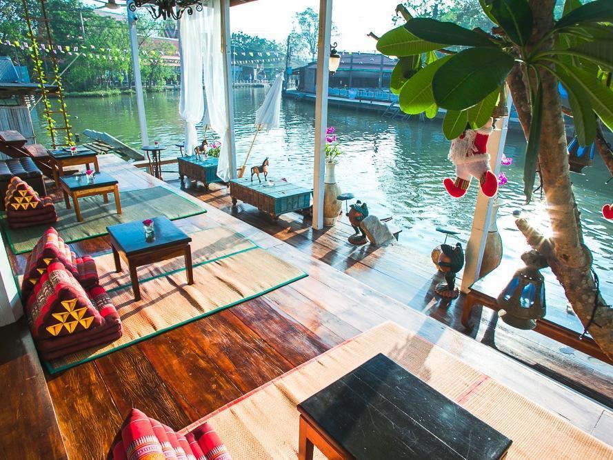 At Casa Guesthouse Amphawa Buitenkant foto